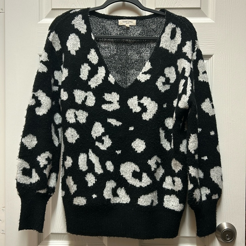 Sweet lovely v-neck sweater